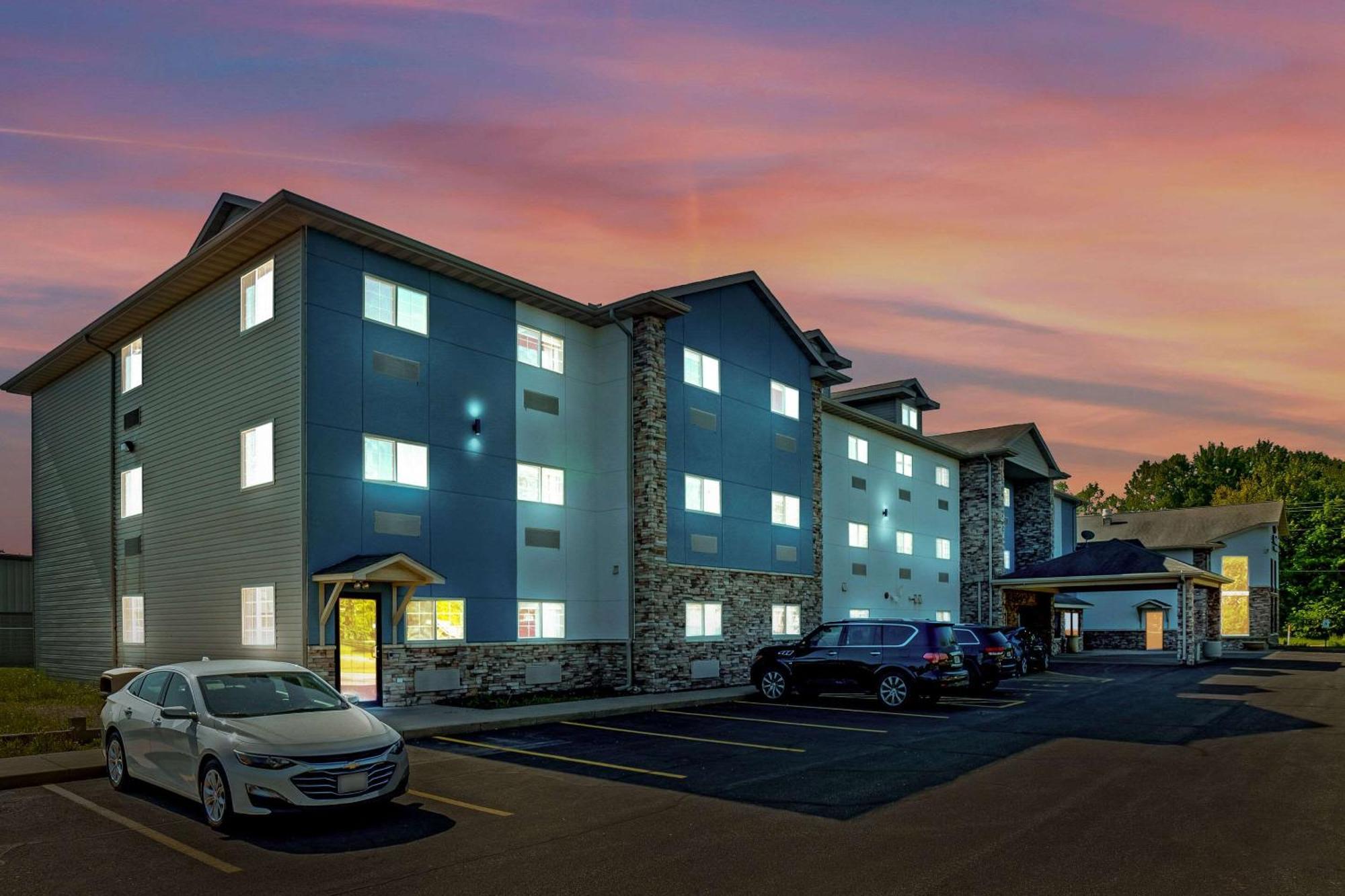 Comfort Inn & Suites Weston - Wausau Exterior photo